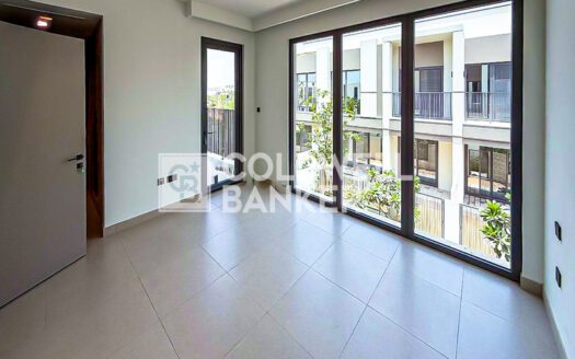 Upgraded | Close To Pool And Park | Spacious