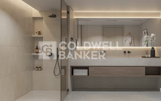 Near Original Price | Mid-Floor | Resale