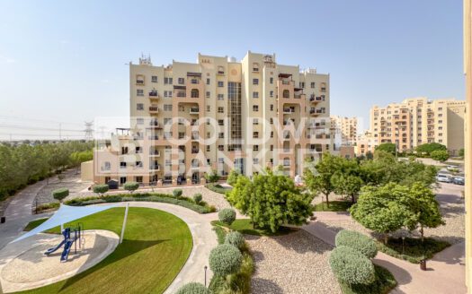 Vacant | Large Layout | Amazing View