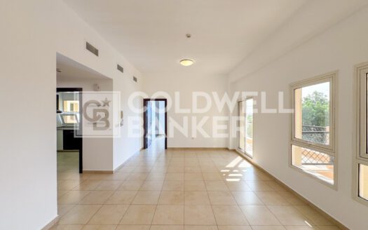 Vacant | Large Layout | Amazing View