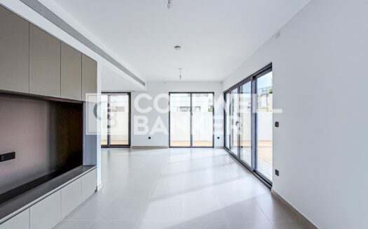 On Pool and Park | Ready to Move | Closed Kitchecn