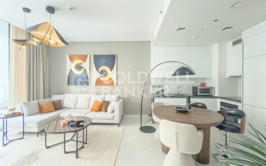 Luxurious Fully Furnished | Vacant | Bright Unit