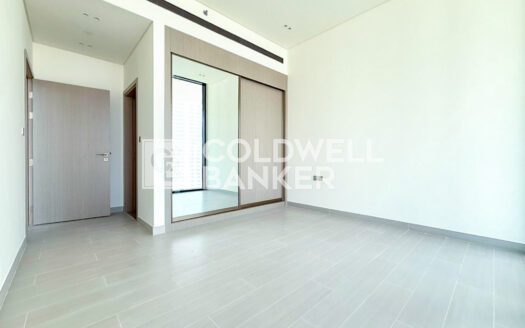 Private Jacuzzi | Luxury Bldg | Skyline Views