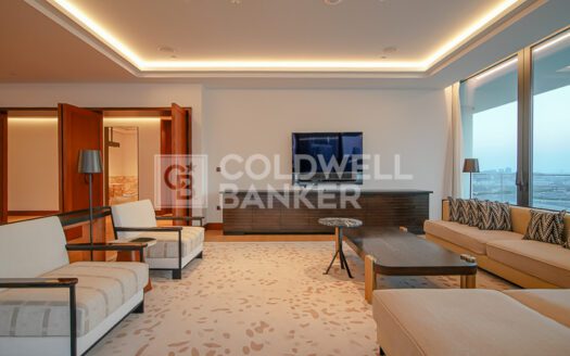 Elite Branded Residence | Skyline And Canal View