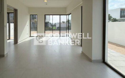 On Park | Large Plot | Near To Entrance