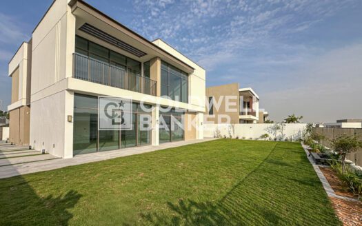 Private Garden | Amazing Community | Huge Layout