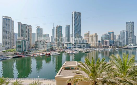 Marina View | Spacious Living | Vacant Now