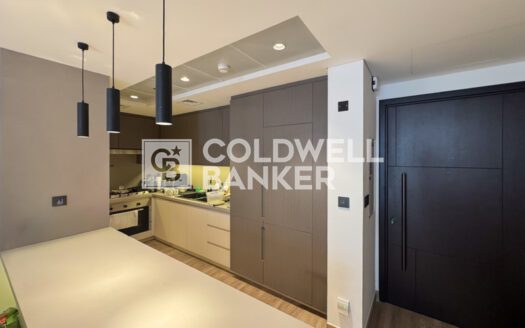 Low Rise Building | Prime Location | Large Layout