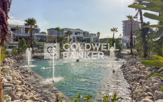 Modern Family Home | Close To Pool And Park