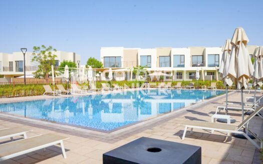 Brand New | Single Row | Private Garden