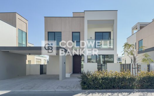 Luxury 4bed Villa | Ready to Move | Near Amenities