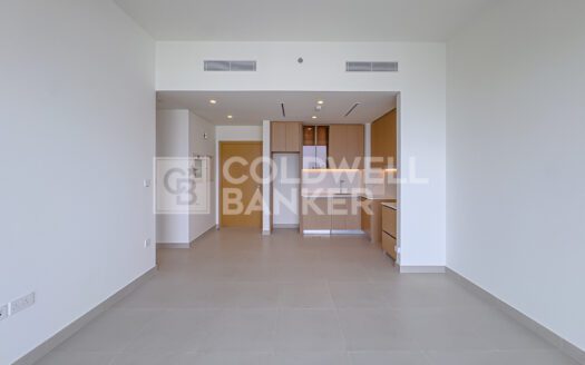 Vacant | Close to Mall | Brand New