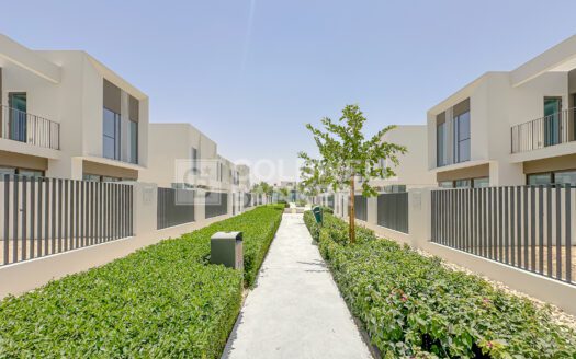 Single Row | Vacant | Large Layout