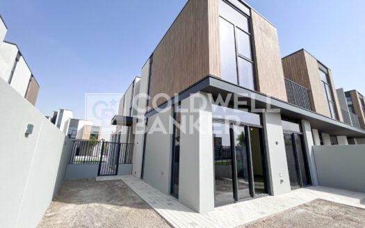 Brand New Villa | Vacant | Community View