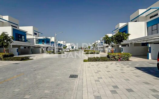 Ready To Move | 4 Cheques | Hot Deal