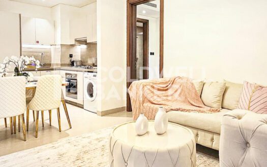 Vacant | Ready To Move | Furnished and Bright