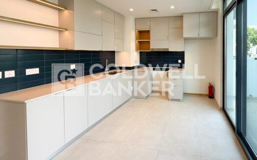 Bright | Single Row | Close to Amenities