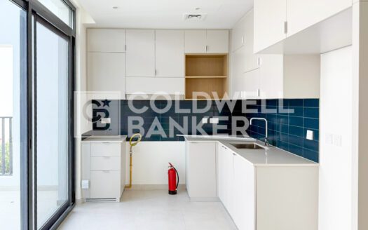 Bright | Single Row | Close to Amenities