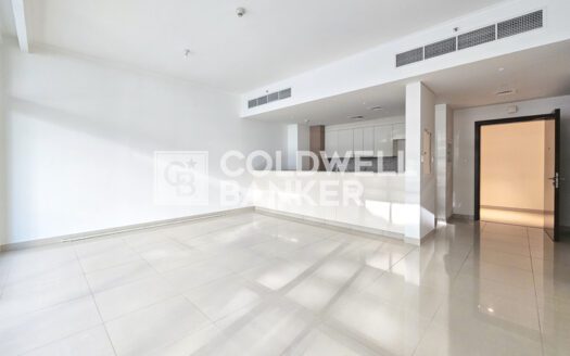 Spacious Unit | Park View | Vacant on Transfer