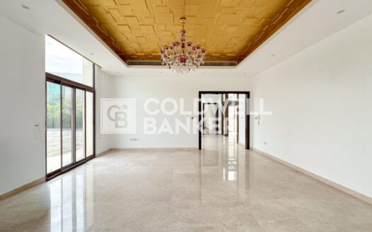 Vacant | Luxury Villa | Biggest Corner Plot