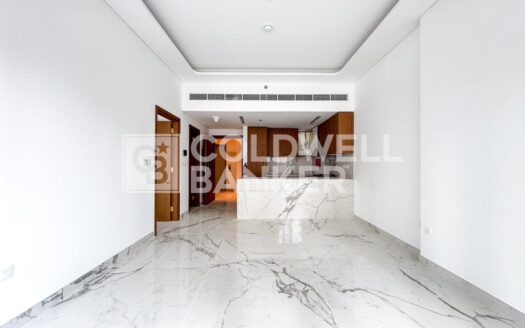 Vacant | Lagoon View | Spacious Layout