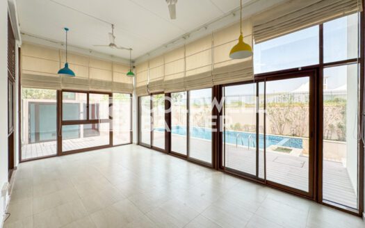 Vacant | Luxury Villa | Biggest Corner Plot