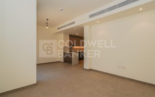 Elan Townhouse | Single Row | Community View