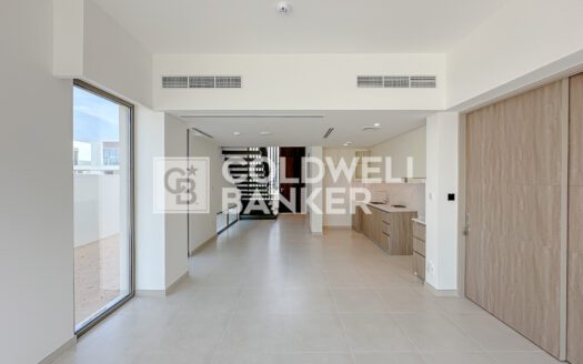 Ready to move | Near the Park | Floating Stairs