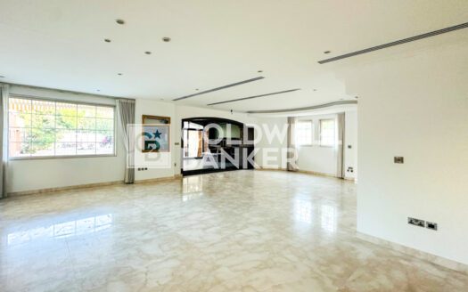 Vacant Now | Large Villa | Pool + Jacuzzi + Sauna