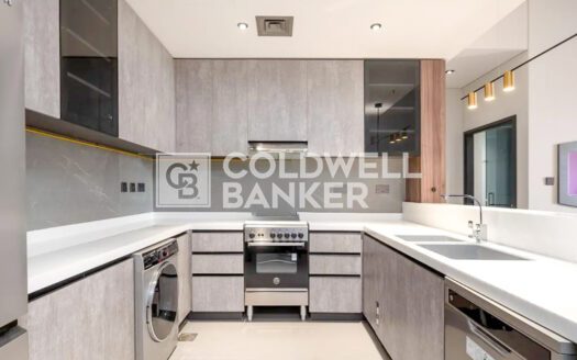 Vacant | Lake View | Large Layout