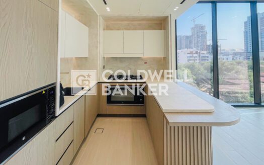 Unfurnished Fitted Kitchen | Modern Living