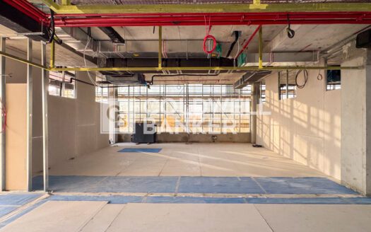 Brand New | Multiple Shops | Commercial Area