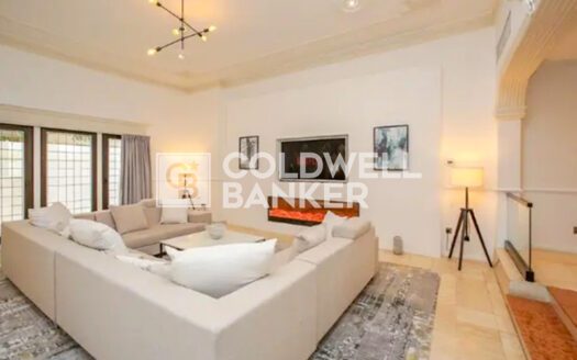 Price Reduce | Vacant | English Style