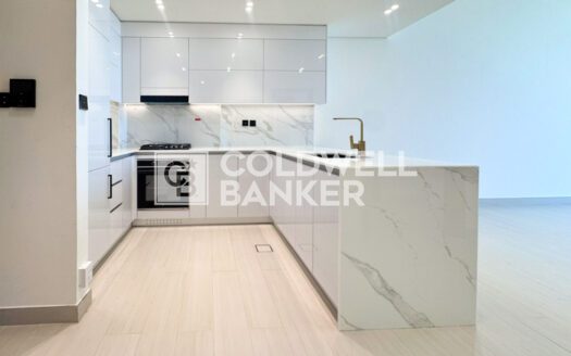 Equipped Kitchen | Open View | Bright & Spacious