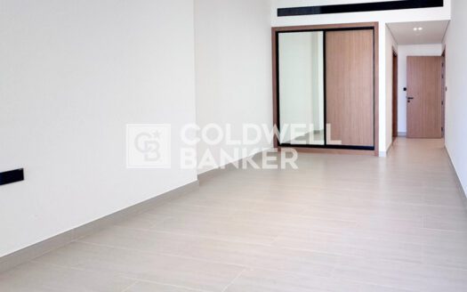 Equipped Kitchen | Open View | Bright & Spacious