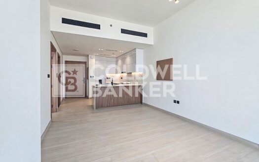 Hot Deal | Fitted Kitchen | Marina view