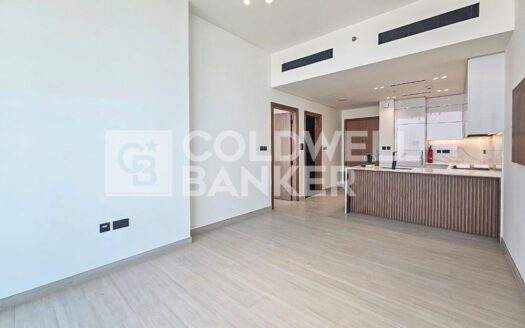 Hot Deal | Fitted Kitchen | Marina view