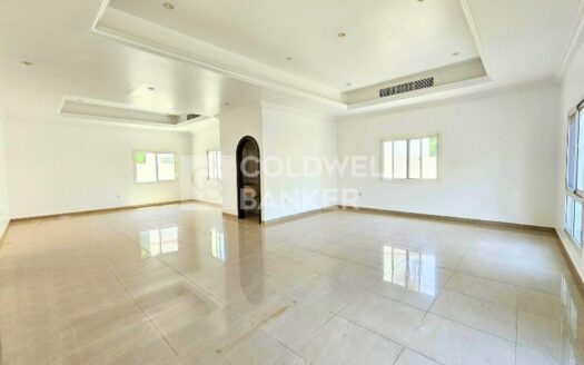 Closed Kitchen | Spacious 5br Villa | Vacant