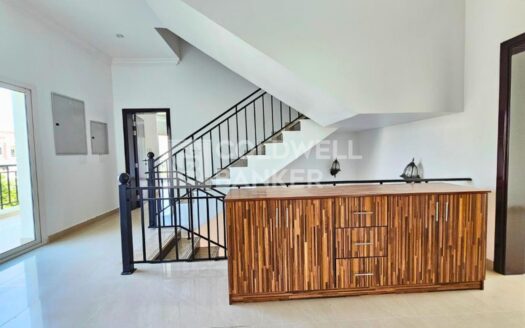 Closed Kitchen | Spacious 5br Villa | Vacant