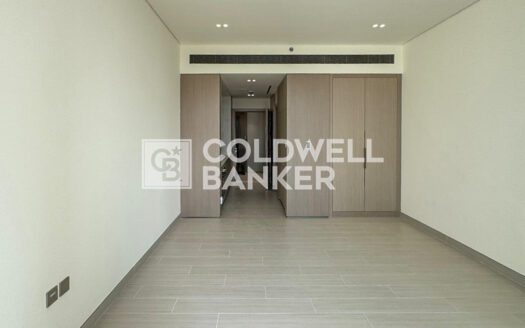 Spacious Studio |  Best Amenities | City View