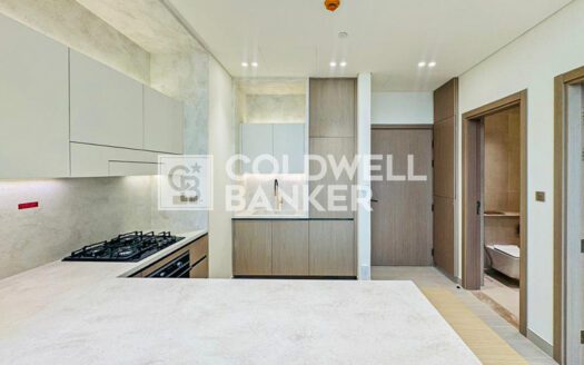 Unfurnished | Elegant | Fitted Kitchen