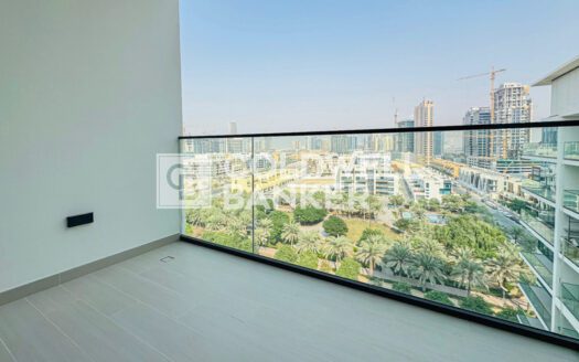 Unfurnished | Elegant | Fitted Kitchen