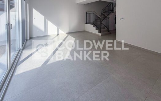 Exclusive Listing | Vacant | Corner Unit