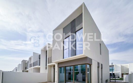 Large Plot | Corner Unit | Best Price