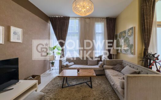 Fully Furnished | Vacant | Mid Unit