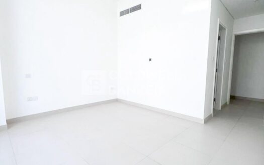 Vacant | Open View | Middle Floor