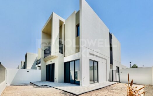 Large Corner Plot | Park Facing | Near Amenities