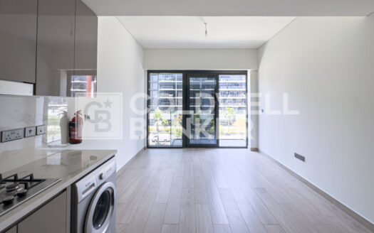 Vacant | Semi Fitted | Community View