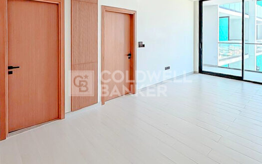 Near Mall | Easy Entry and Exit | Flexible Payment
