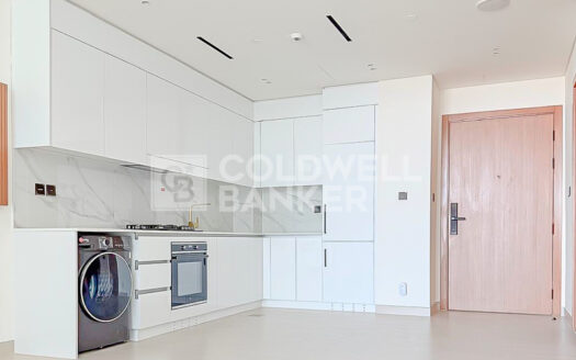 Near Mall | Easy Entry and Exit | Flexible Payment